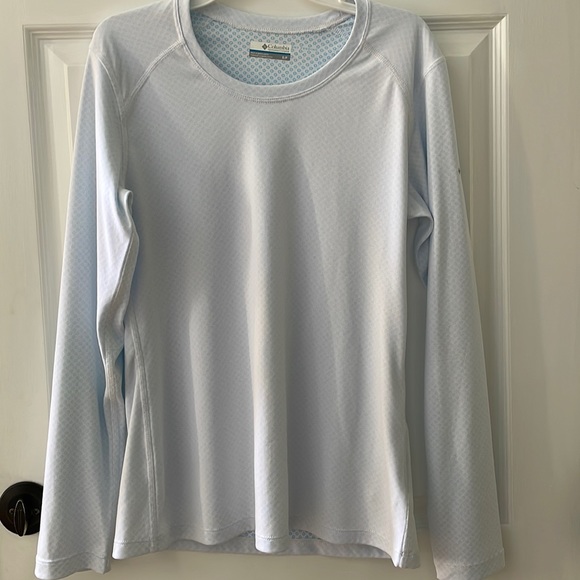 Columbia Tops - Long sleeve Women’s Alpine Chill Zero Technical T-shirt. Sz SM EUC runs small